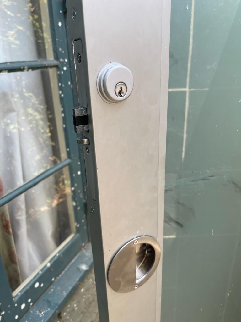 house lockout in la done by lock n load locksmith